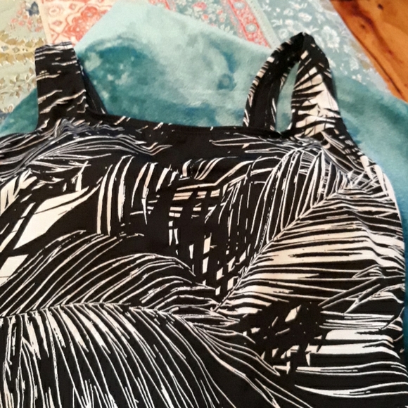 Swimsuit - Picture 2 of 6